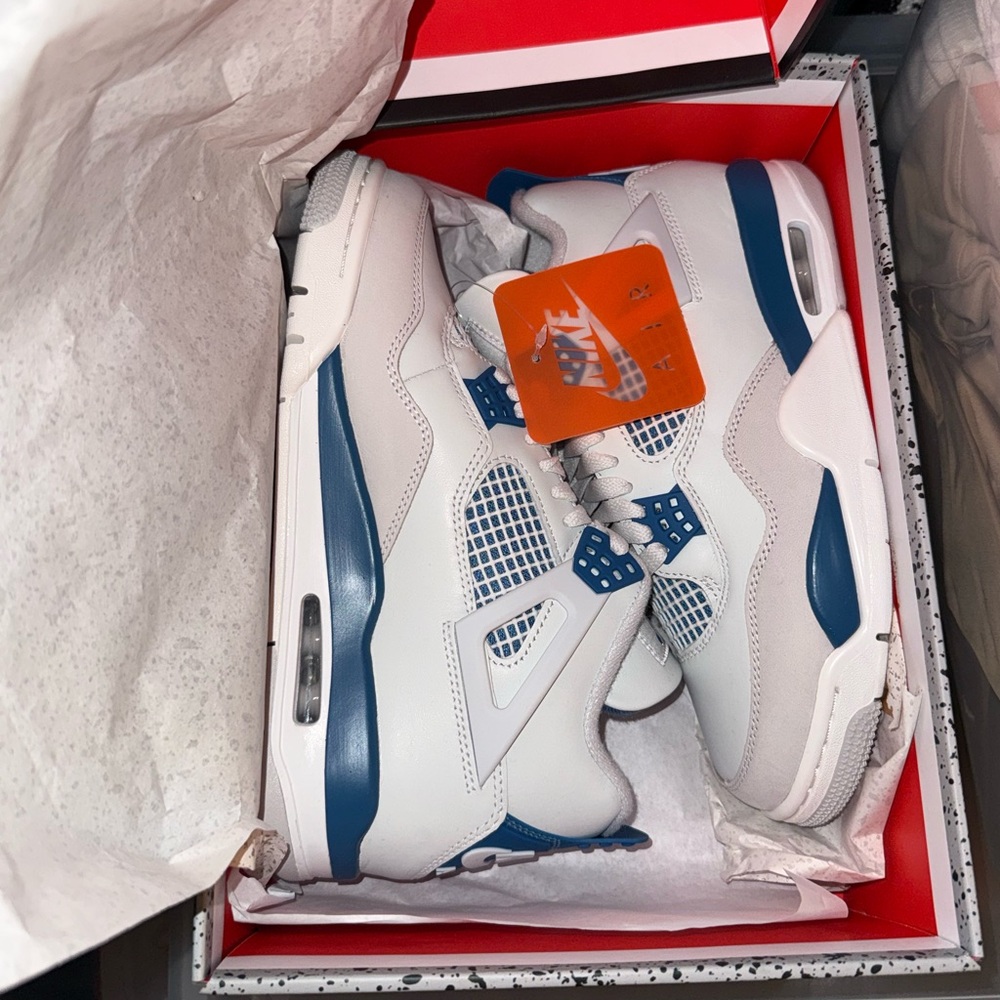 Air Jordan 4 Retro blue